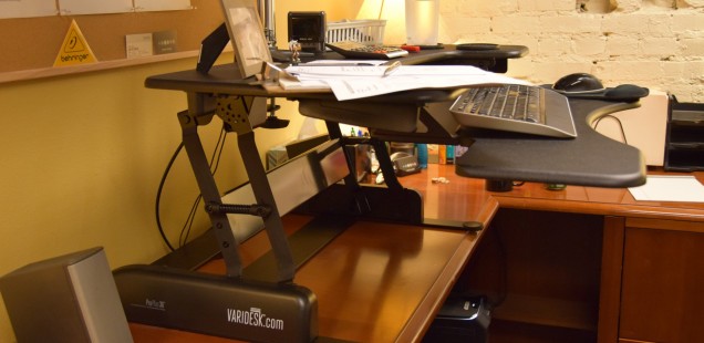 VARIDESK Pro Plus 36 in use