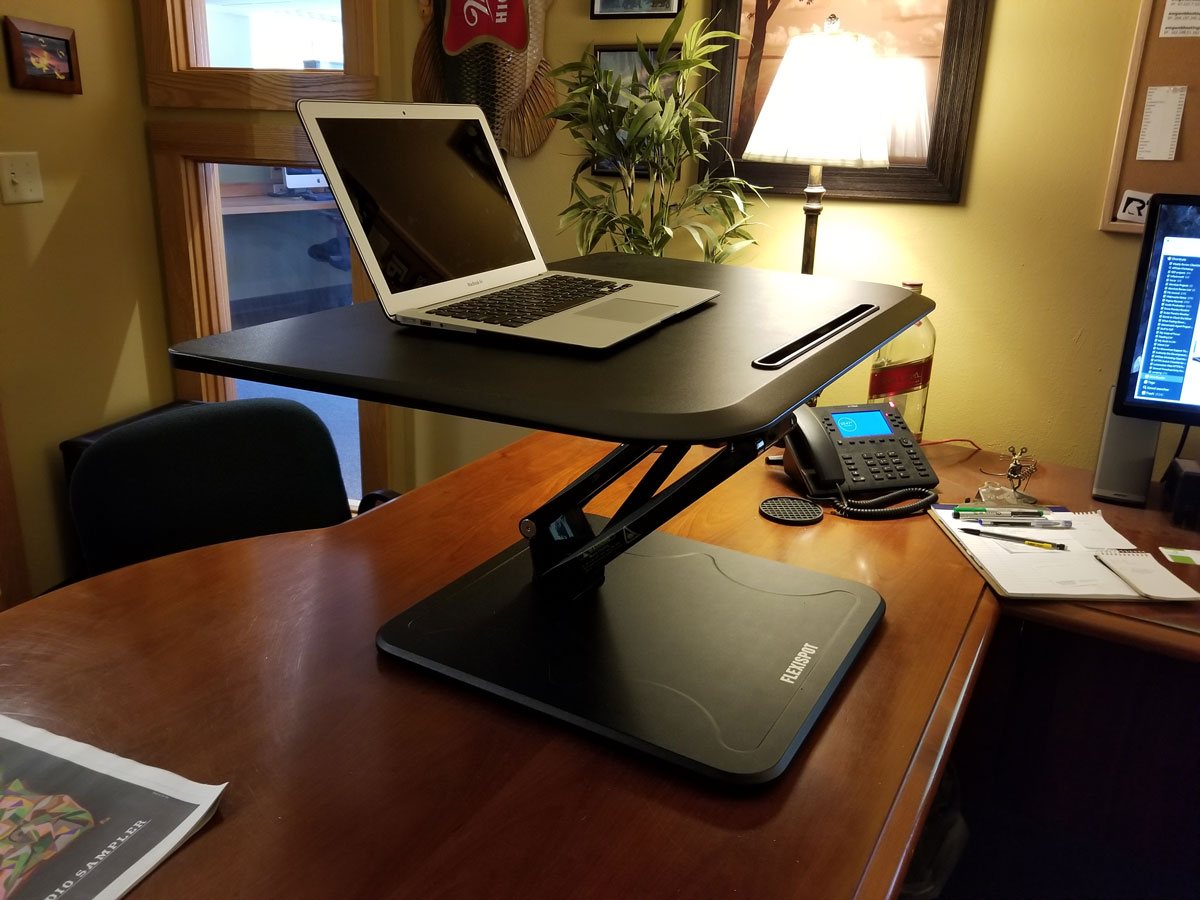 My Review: The Flexispot F3MB Standing Desk